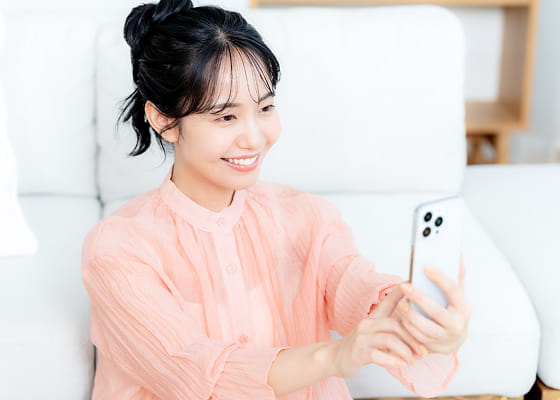 顔写真 3点（正面、右横、左横）を撮影する